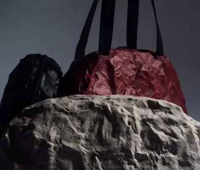 XL Extralight and Nichetto Studio Unveil Sustainable Airstone Tote at Milan Design Week