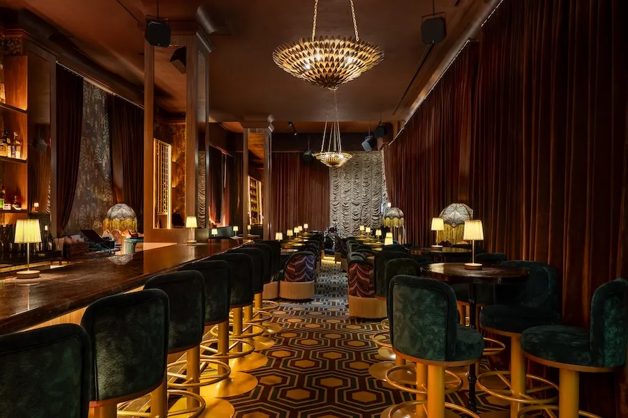 Winnie's Jazz Club Reimagines Refinery Hotel Lobby as a 1920s Speakeasy Oasis