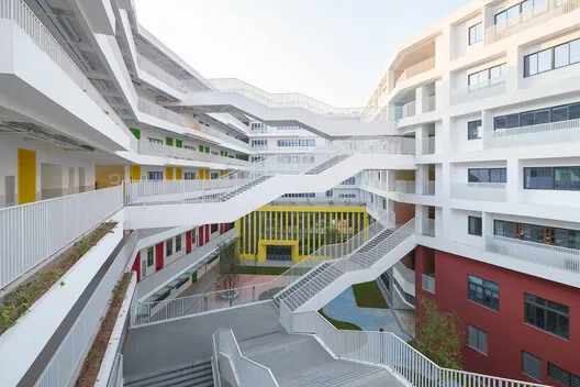 再塑城市教育願景：深圳城中村再生下的未來學校典範