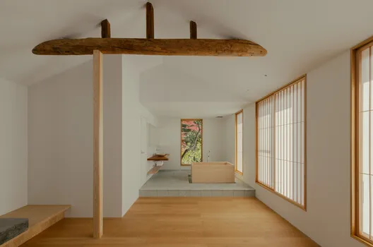 Kyoto Foothills Sanctuary: A Tranquil Design Paradigm Woven with Nature and Heritage