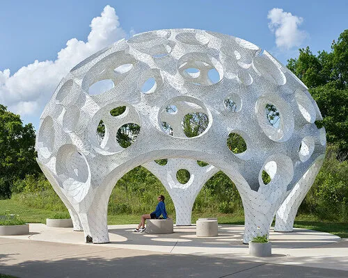 Sculpting Light: THEVERYMANY's 'Moonrise' Pavilion Reimagines Public Art