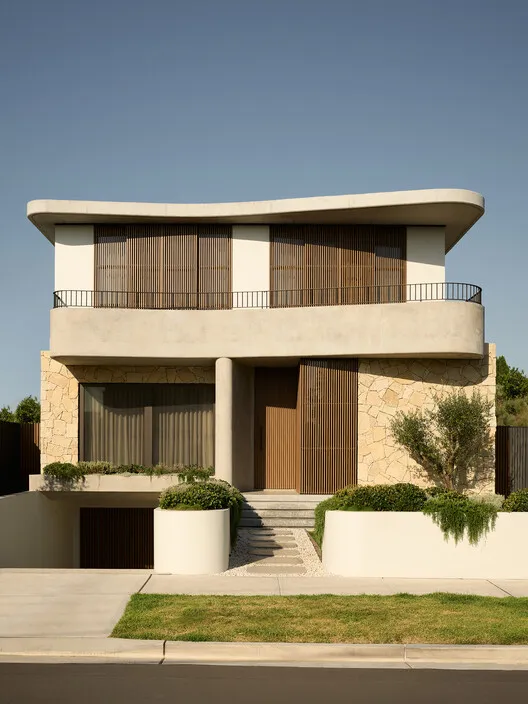 Refined Urban Sanctuary: Five Dock House by Stanton Architects