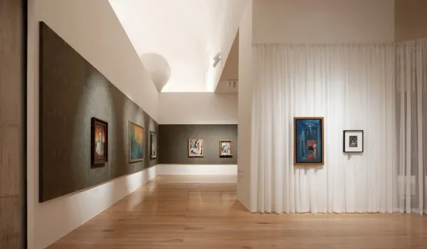 Spatial Poetics: Max von Werz Arquitectos Interprets Art Dialogues for FEMSA Collection Exhibition