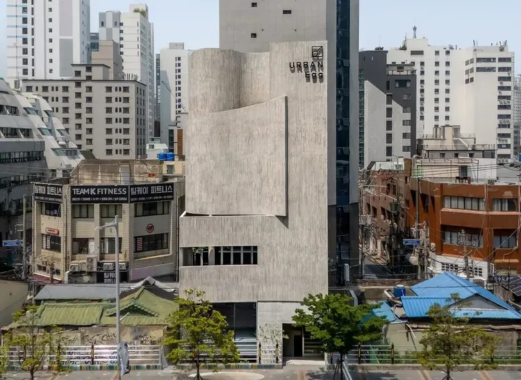 The Reimagined Narrative of Busan's Jeonpo-dong: Urban Egg Carves a Poetic Spatial Crevice Amidst History and Modernity