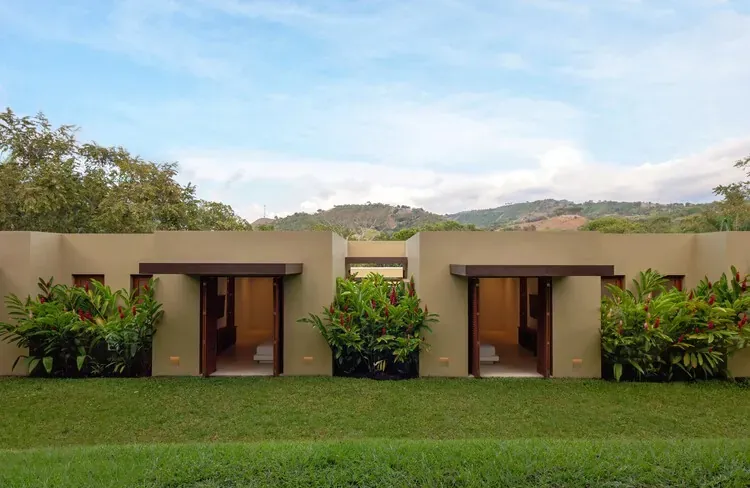 Casa Umbral: Redefining Entry as Experience in a Tropical Oasis