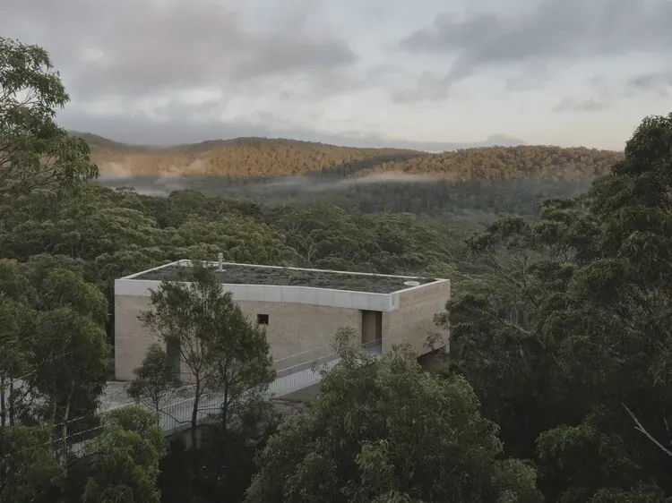 Elemental Ingenuity: Crafting Sanctuary on the Southern Highlands Cliff Face