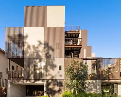 Sculptural Resonance in West Hollywood: SPF:architects Redefines Multifamily Facades with Bronze Corrugated Metal