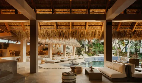 ESH Hotel & Spa：熱帶雨林中的秘境奢華，打造沉浸式內部景觀體驗