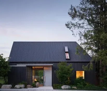 Orcas Island Artistic Retreat: GO'C Architecture Crafts a Serene Cedar-Clad Live-Work Sanctuary