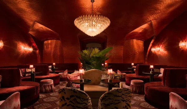 Le Fou Vienna: A Maximalist Oasis Channeling Parisian Nightlife Glamour