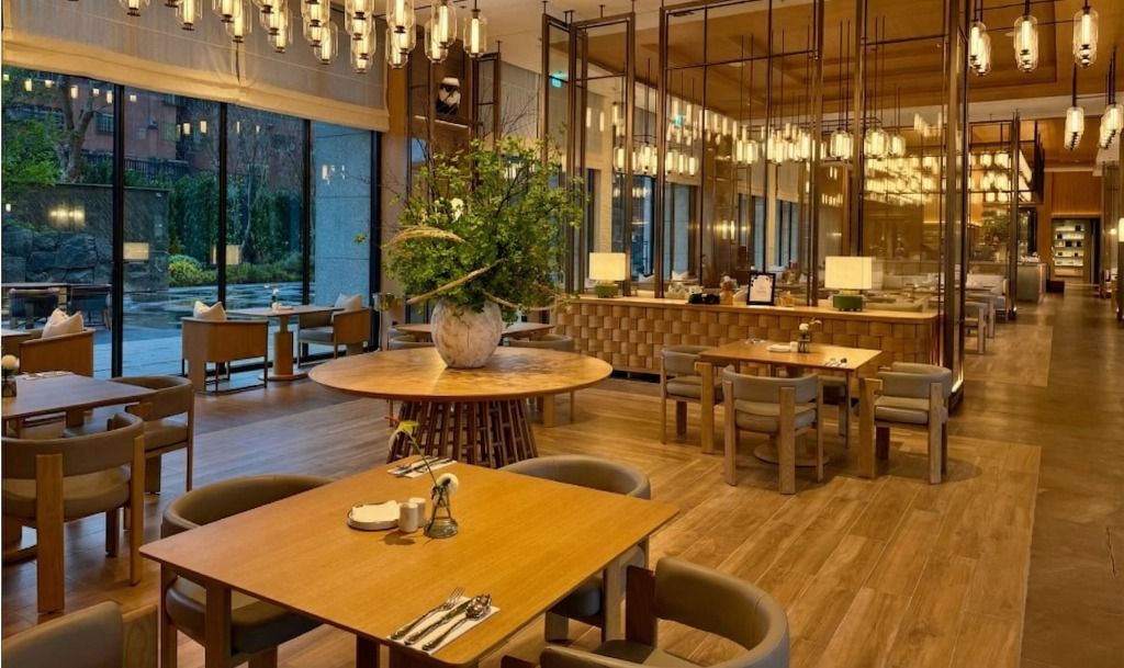 頂級餐飲商空配置與耐磨防污實木家具 - 上德家具